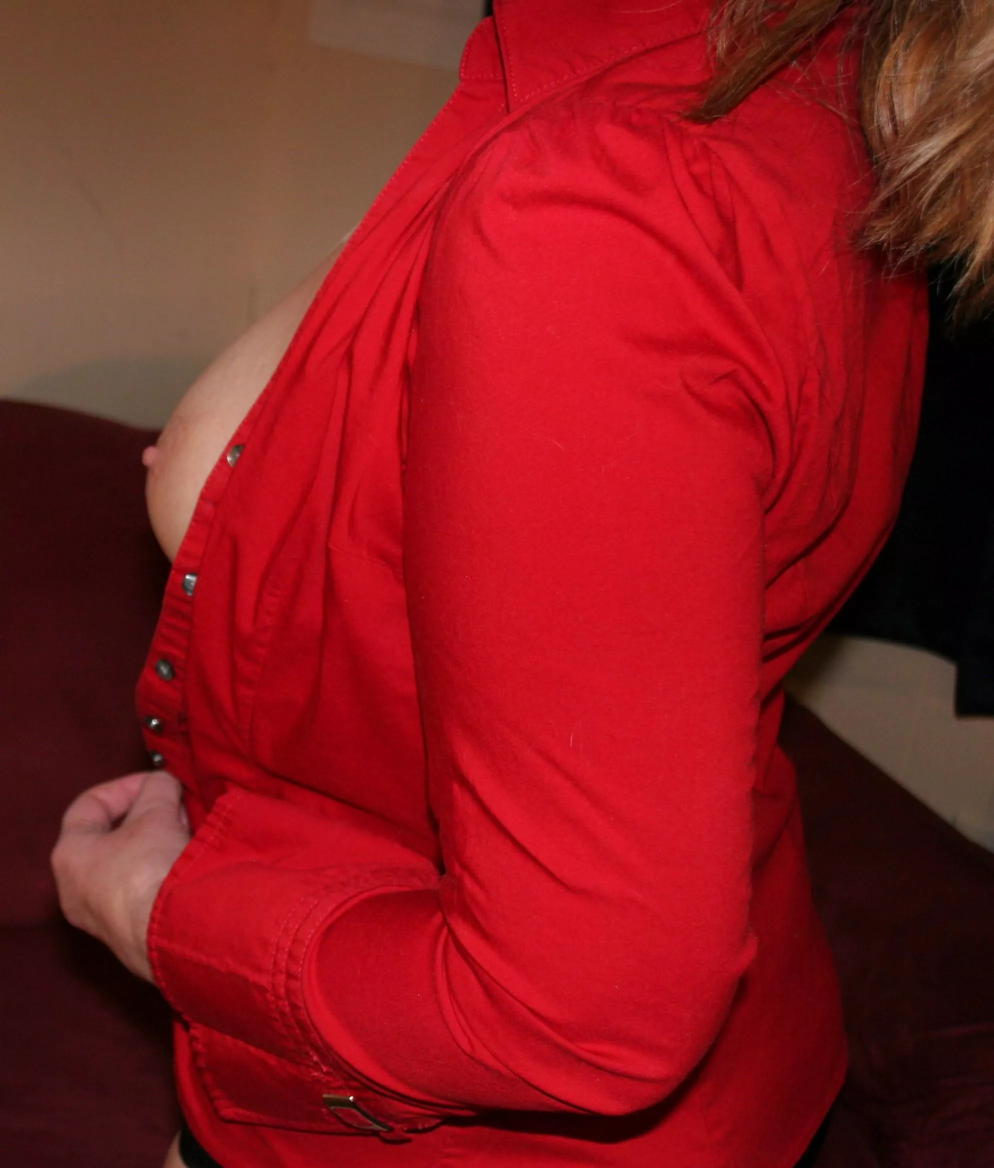 I love this shade of red.