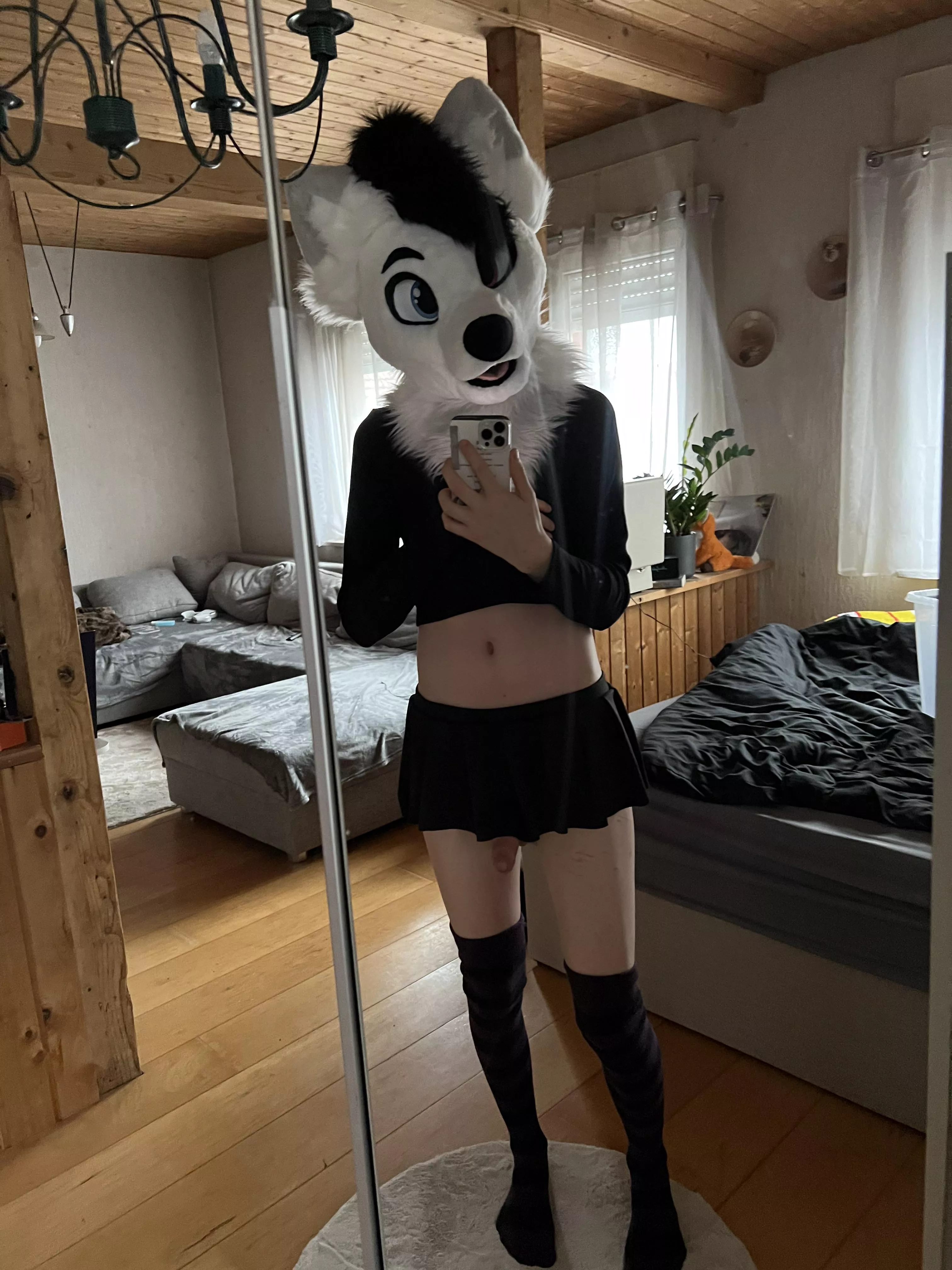 I think this skirt is a bit to short >w<