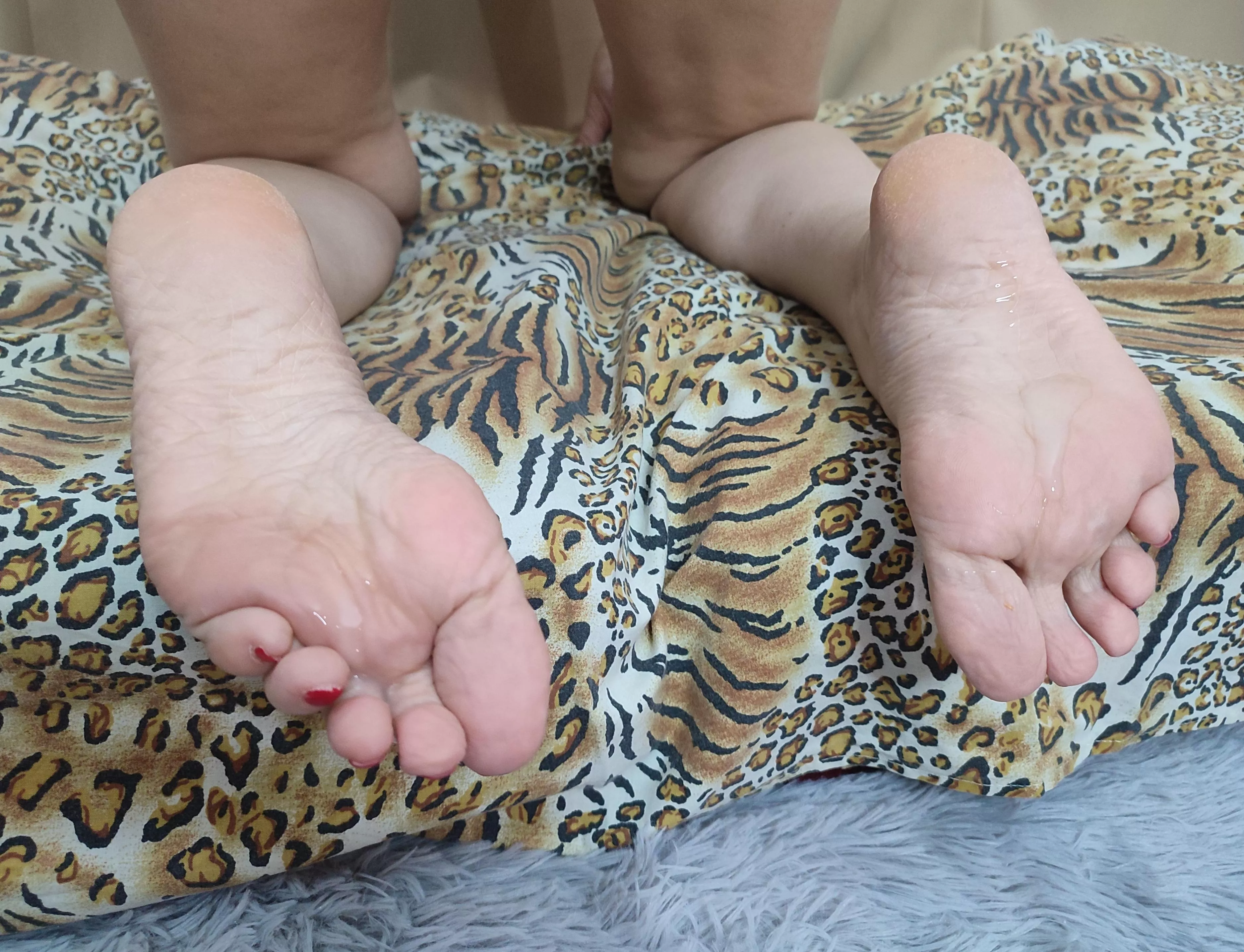 My fingers are made to cum on them