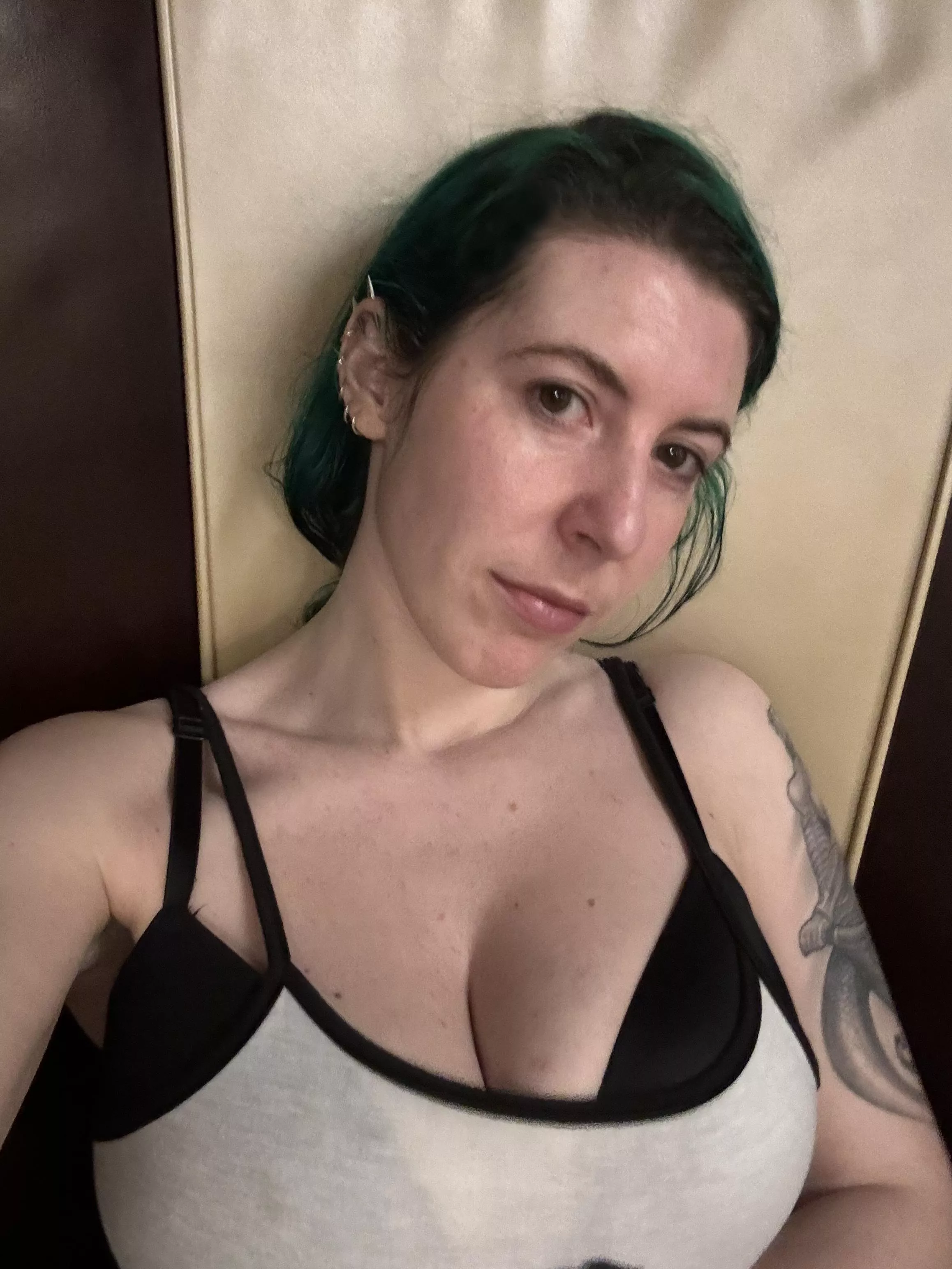No makeup cleavage