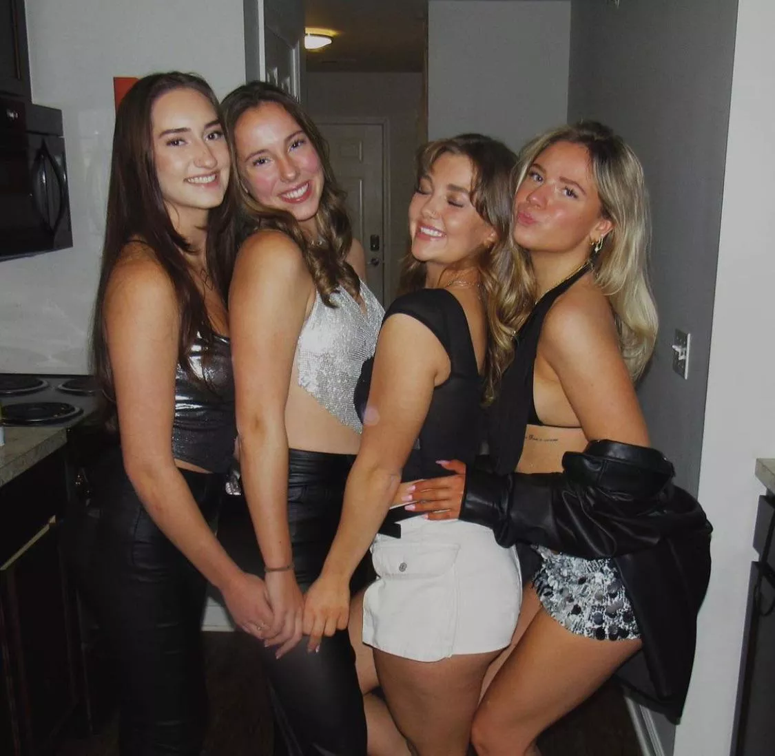 Pick a date for tonight🥵