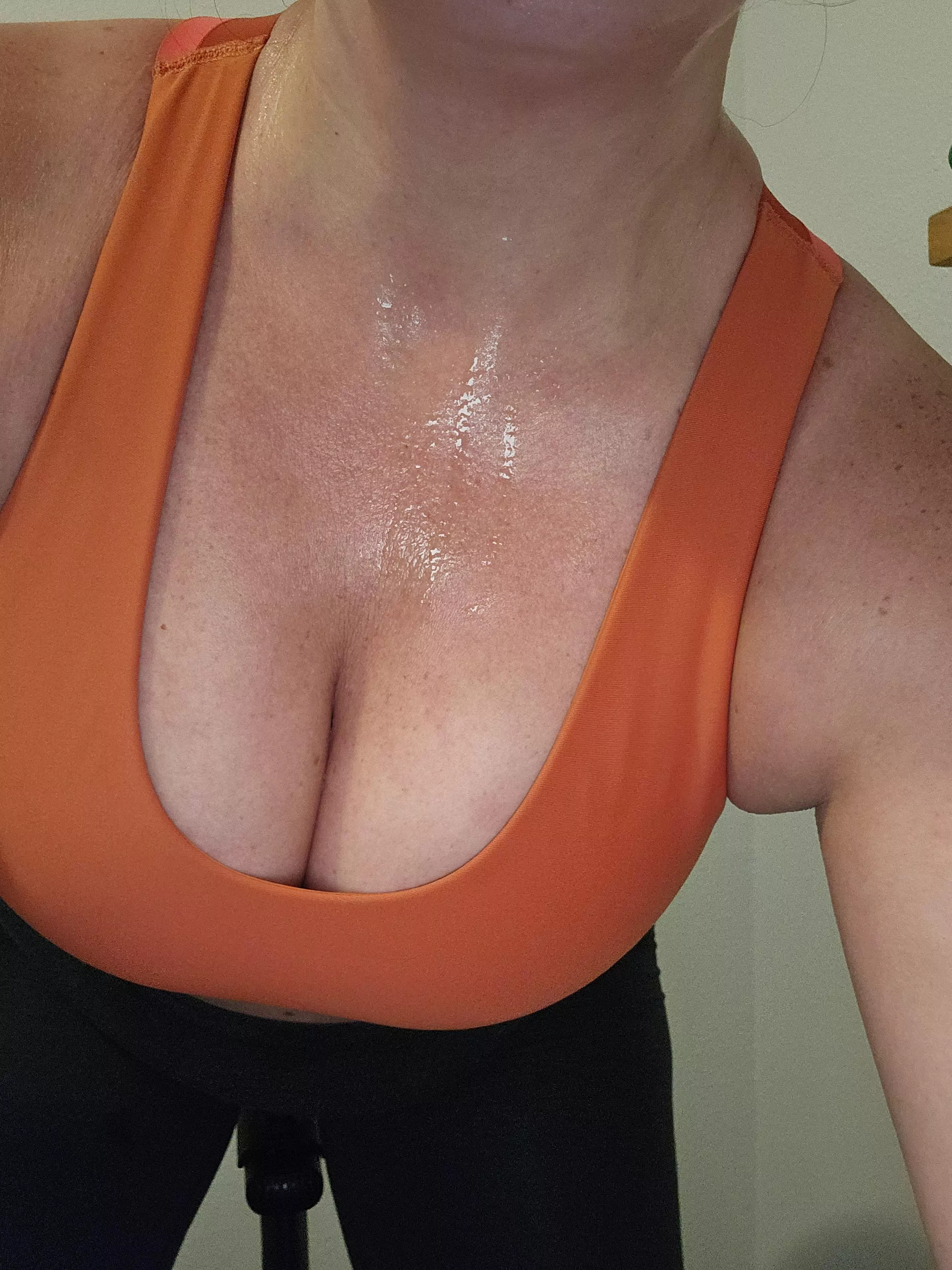 Saturday sweat 🥵💦 (f)