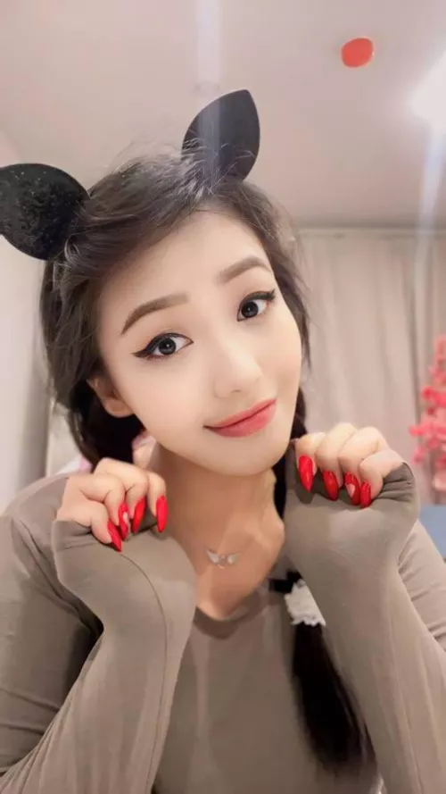 The most obedient kitty who will do anything you want