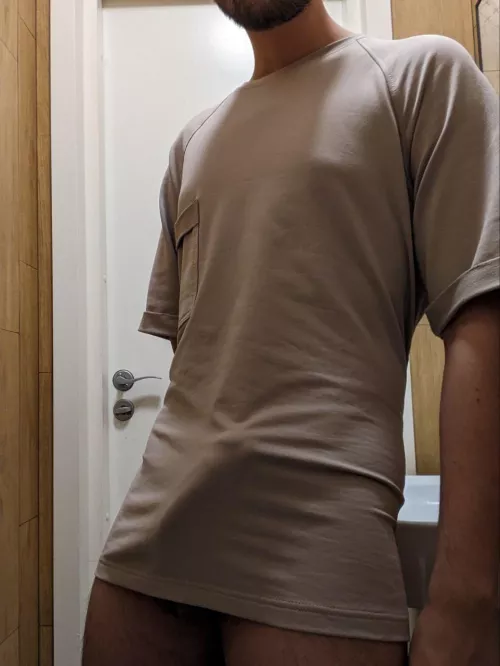 This T-shirt isn’t doing much is it 