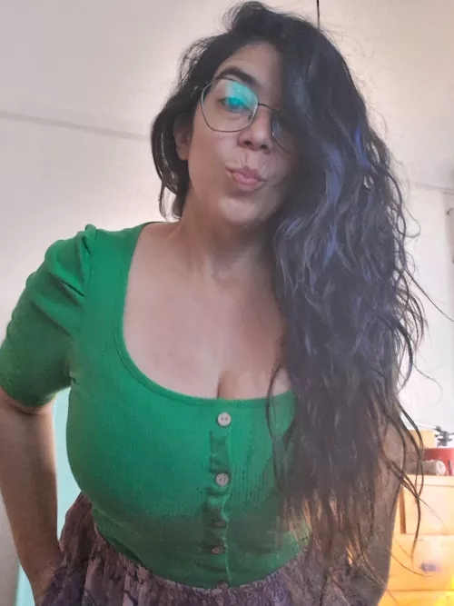 What do you think of my natural hair? First photo here, let me know what you think?