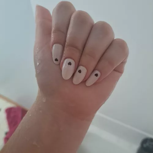 19 year olds fresh wet acrilyic nails 💘💦