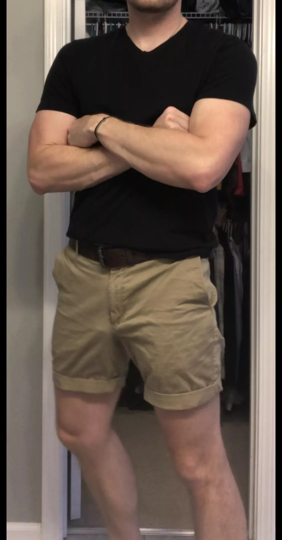 [32] Just your average everyday young dad next door who loves t shirt weather ☀️