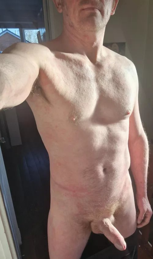 A sunlit dad bod (42)