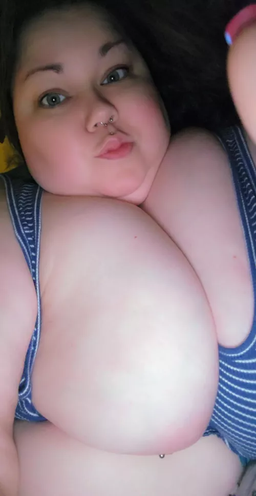 Always a wardrobe malfunction 🥰