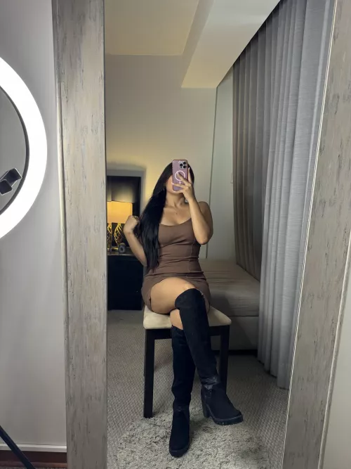 Do you like my boots 🖤🖤