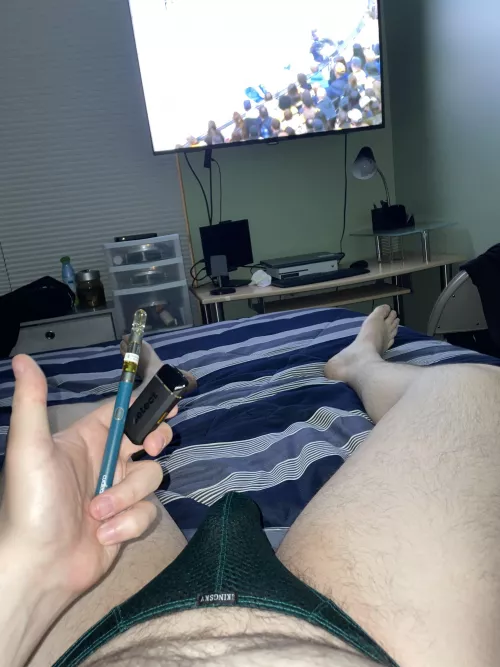 Don’t have to worry about either team, so just relaxing and celebrating 4/20! DMs are open all night!
