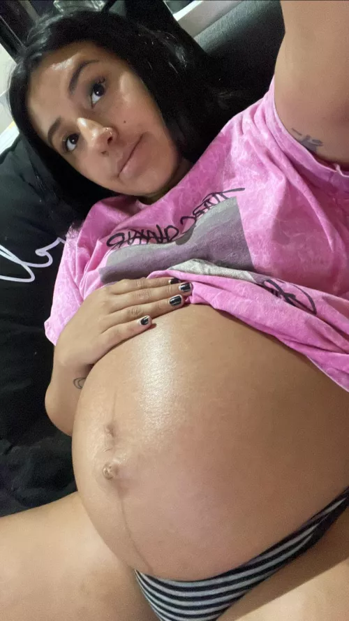 Give me the good night kiss on this big belly