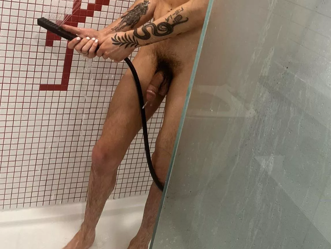 I catch you looking👀