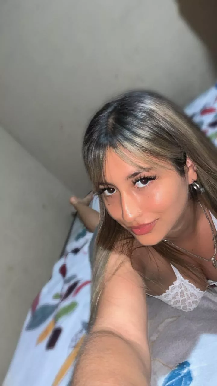 idk why.. but ive always wanted to give a armpit job.. need a taker. 