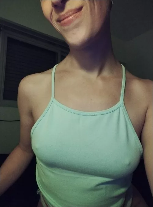 It's simple, no bra no problems