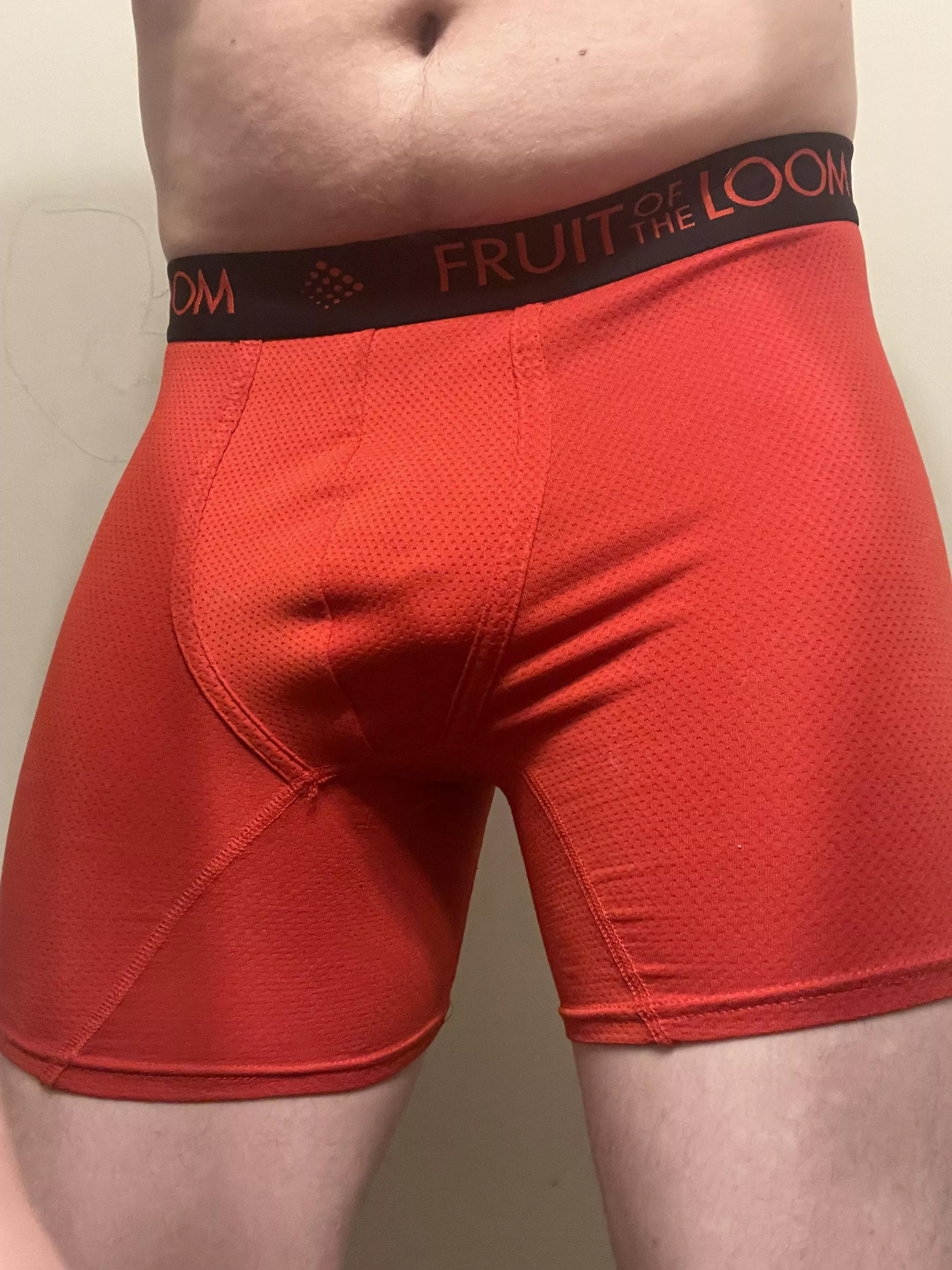 Looking to see if i am attractive in photos