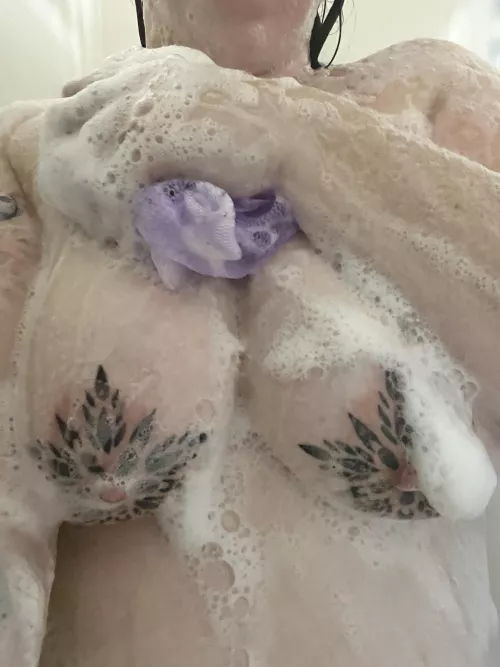 Shower pics are some of my favorite pics 😘