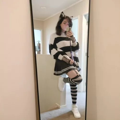 Too lewd for r/femboy apparently, so I'll share my cute fit with you lovely pervs instead <3 