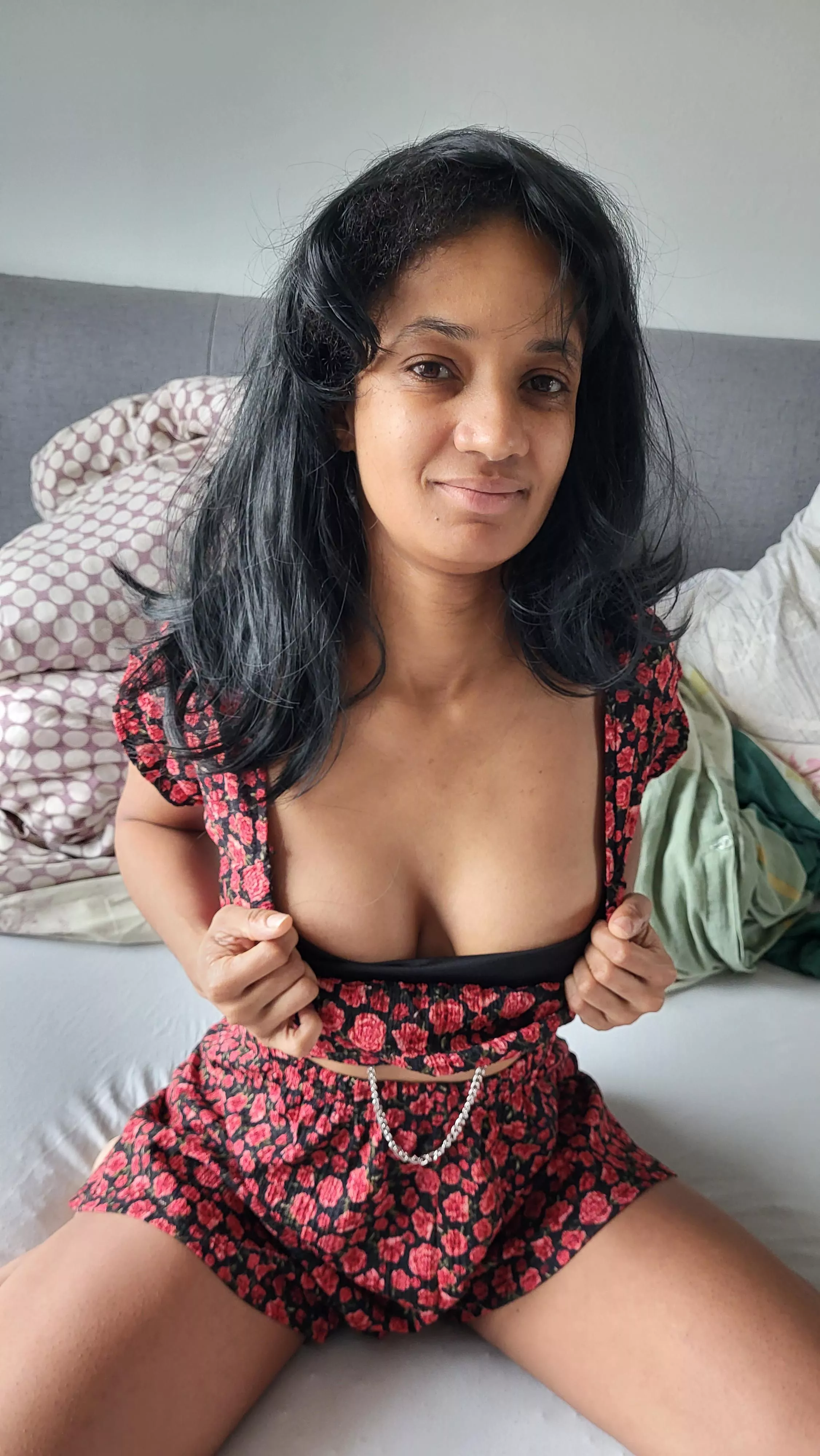 Who want to play with me tonight?