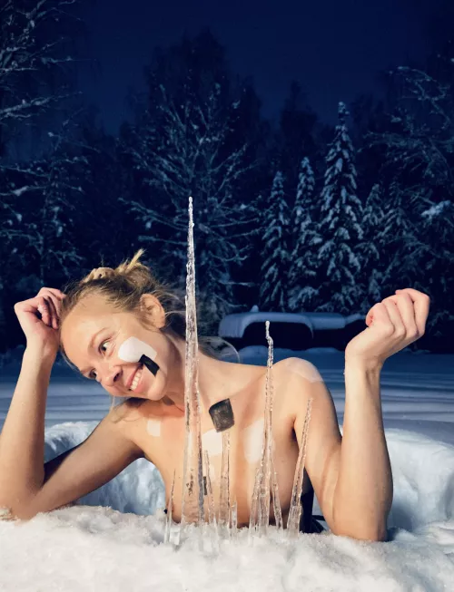 -20 degrees, bare butt and smiling