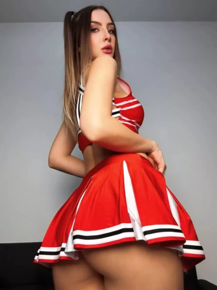 alexia (@secrethoneygirl)