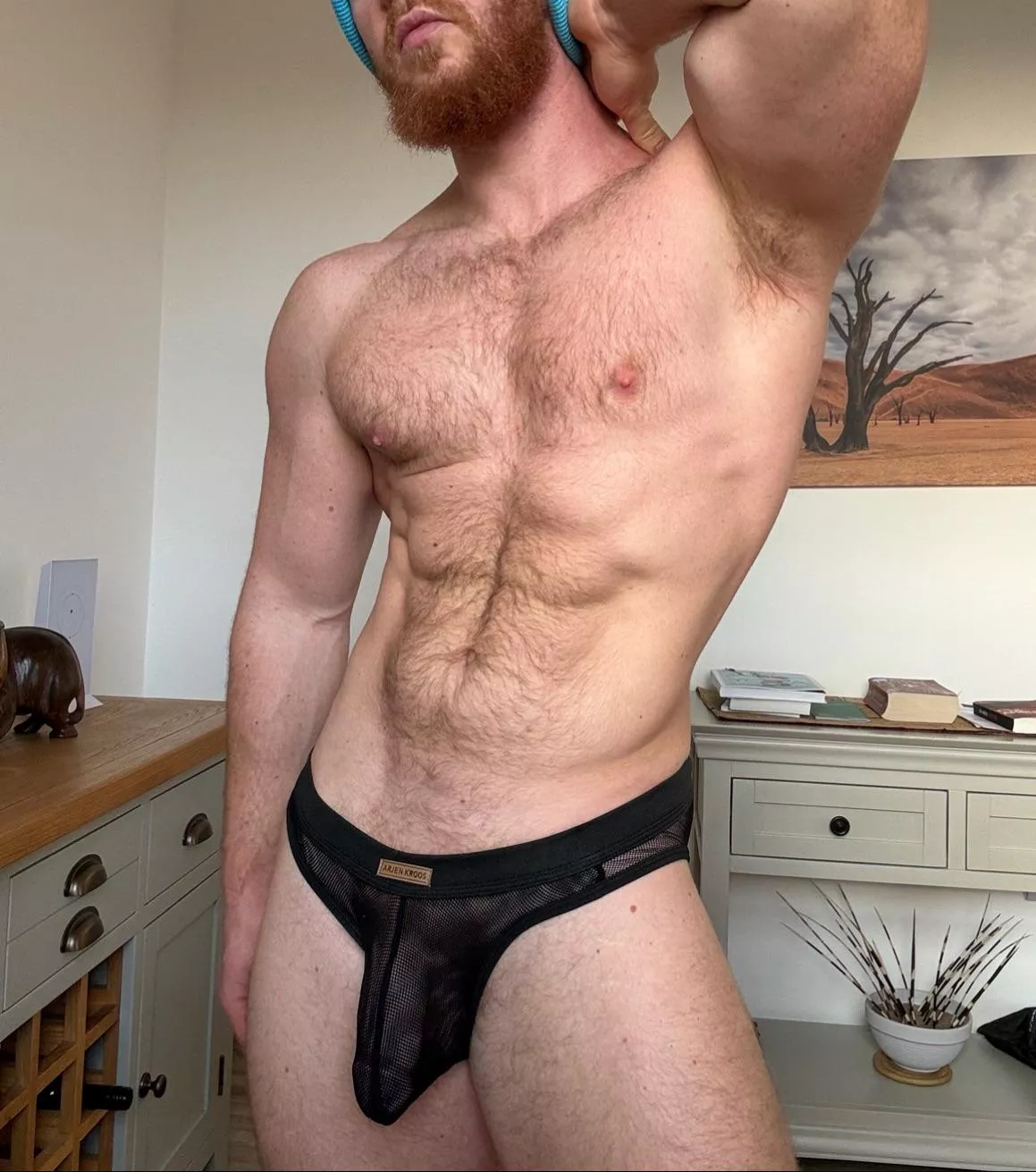 Do hairy Daddies get love ?