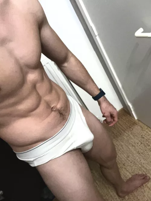 Does my bulge make you weak? admit if it does