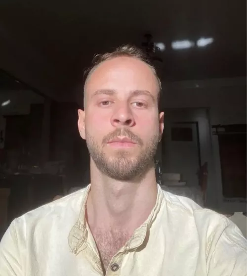 Hey bros 🌈 looking for friends and lovers (26 yo) 