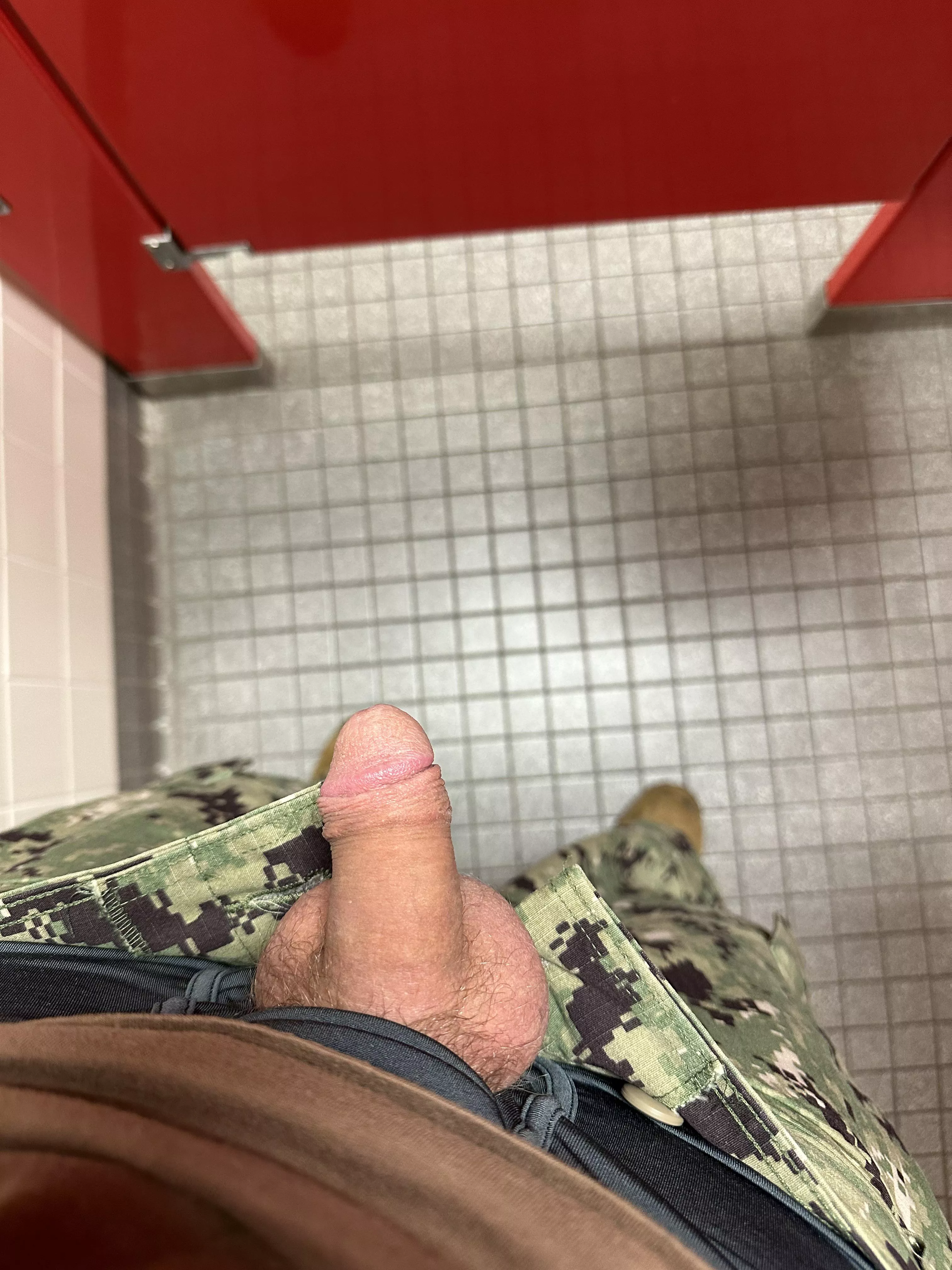[33] Always horny at drill