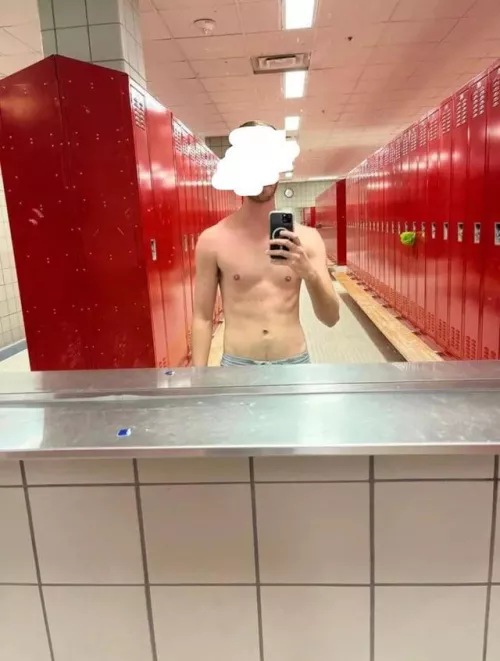 Anyone recognize the locker room?