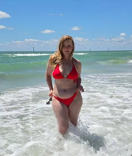 Cougar on the prowl [F50]