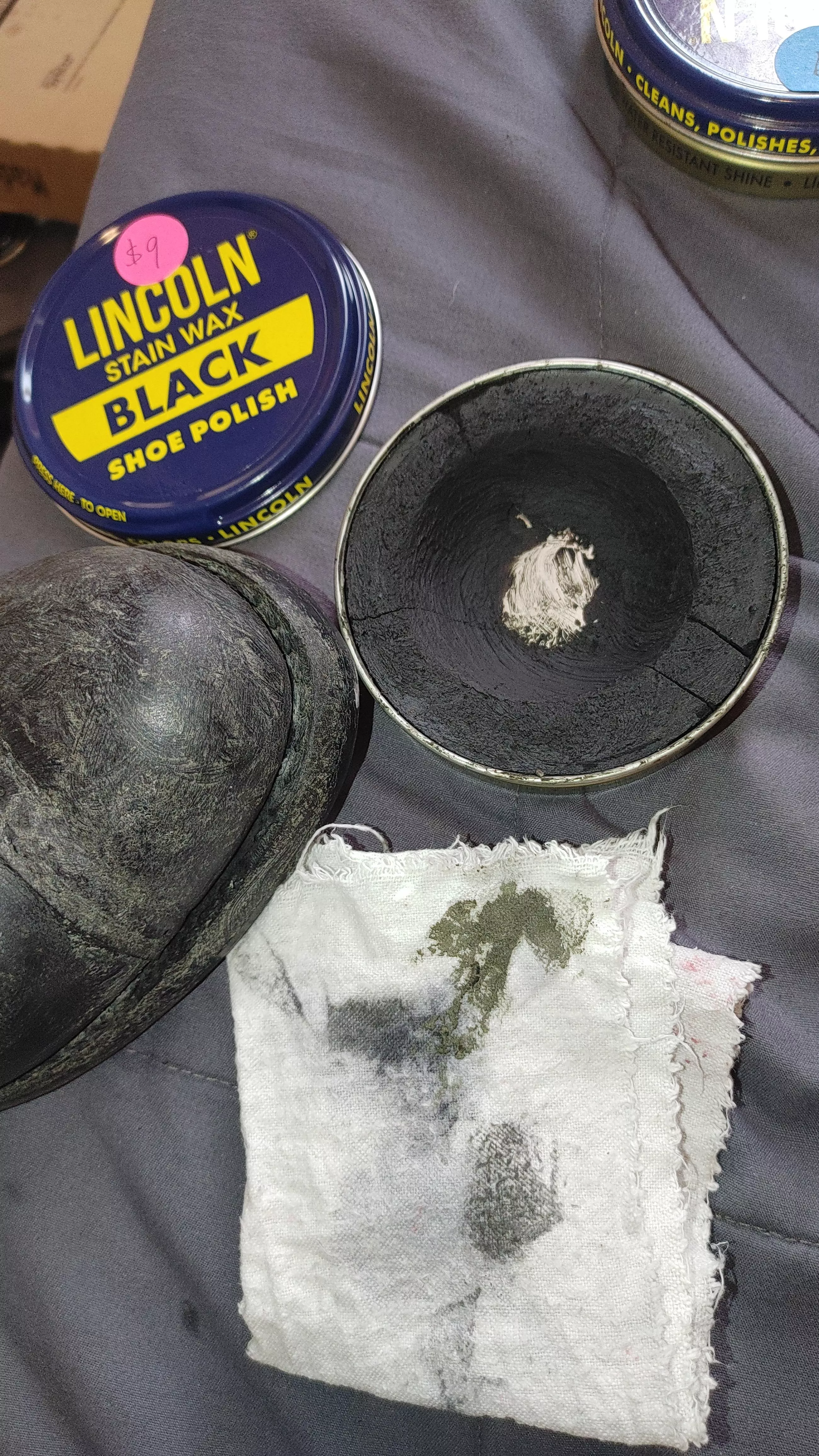 Defective tin of polish?