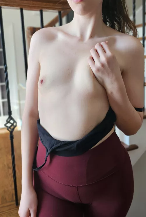 Flat as fuck, but still sexy 