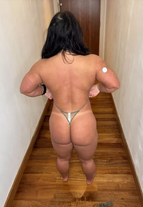 How many older guys who wants to pound me from behind?😜 