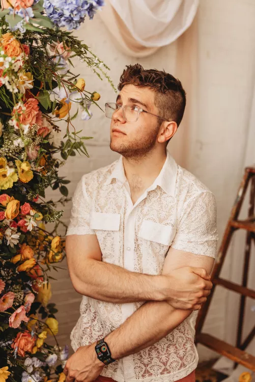 I struggle with low self esteem, but kinda feelin’ myself after my friend took my photos 🥹