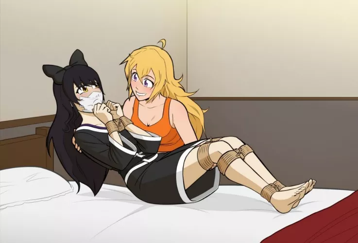 Some light RWBY bondage to end the night is always welcome~ 
