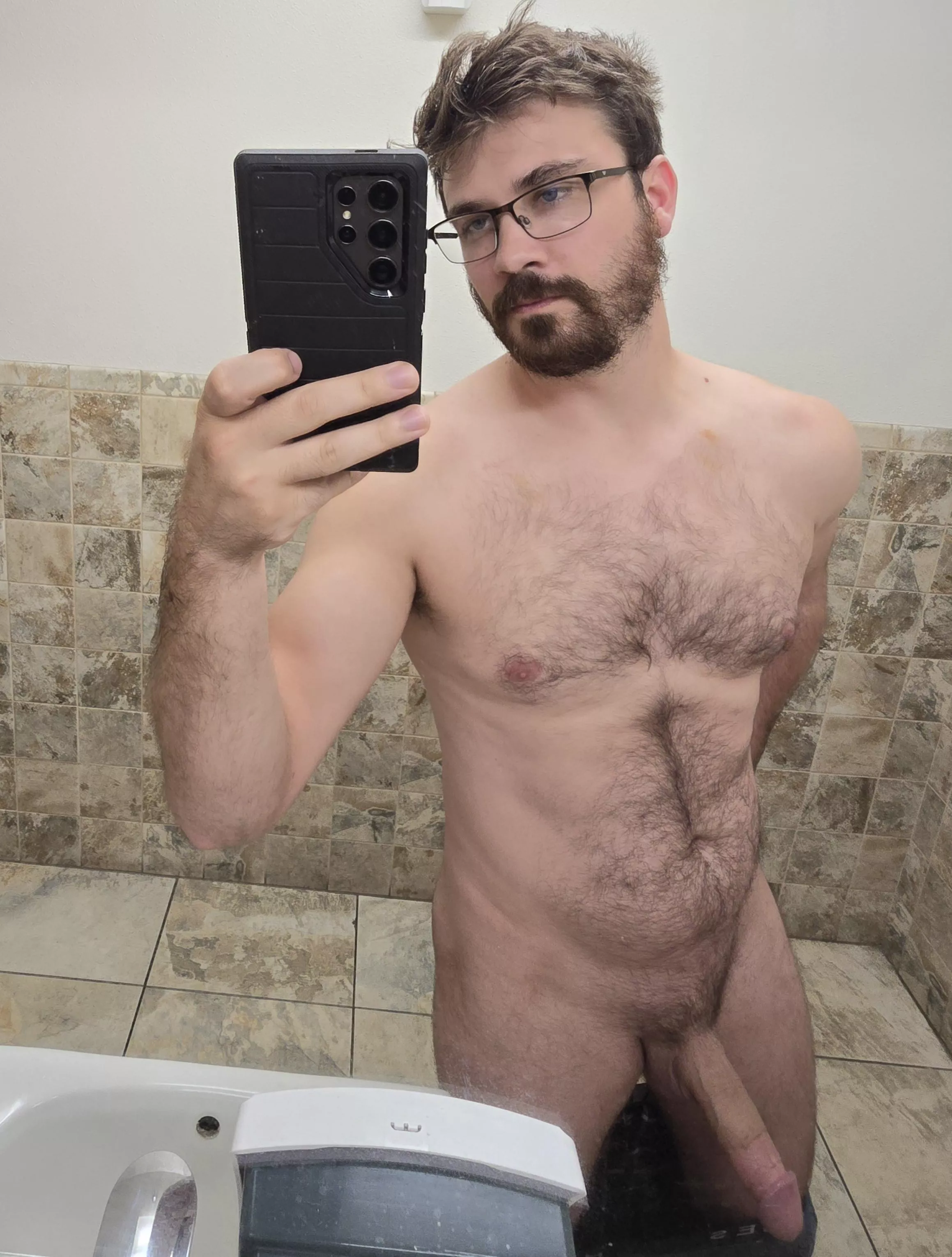 A good angle to view my cock 😇