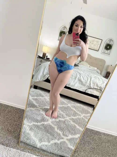 A milf with a milf bod begging to be used 