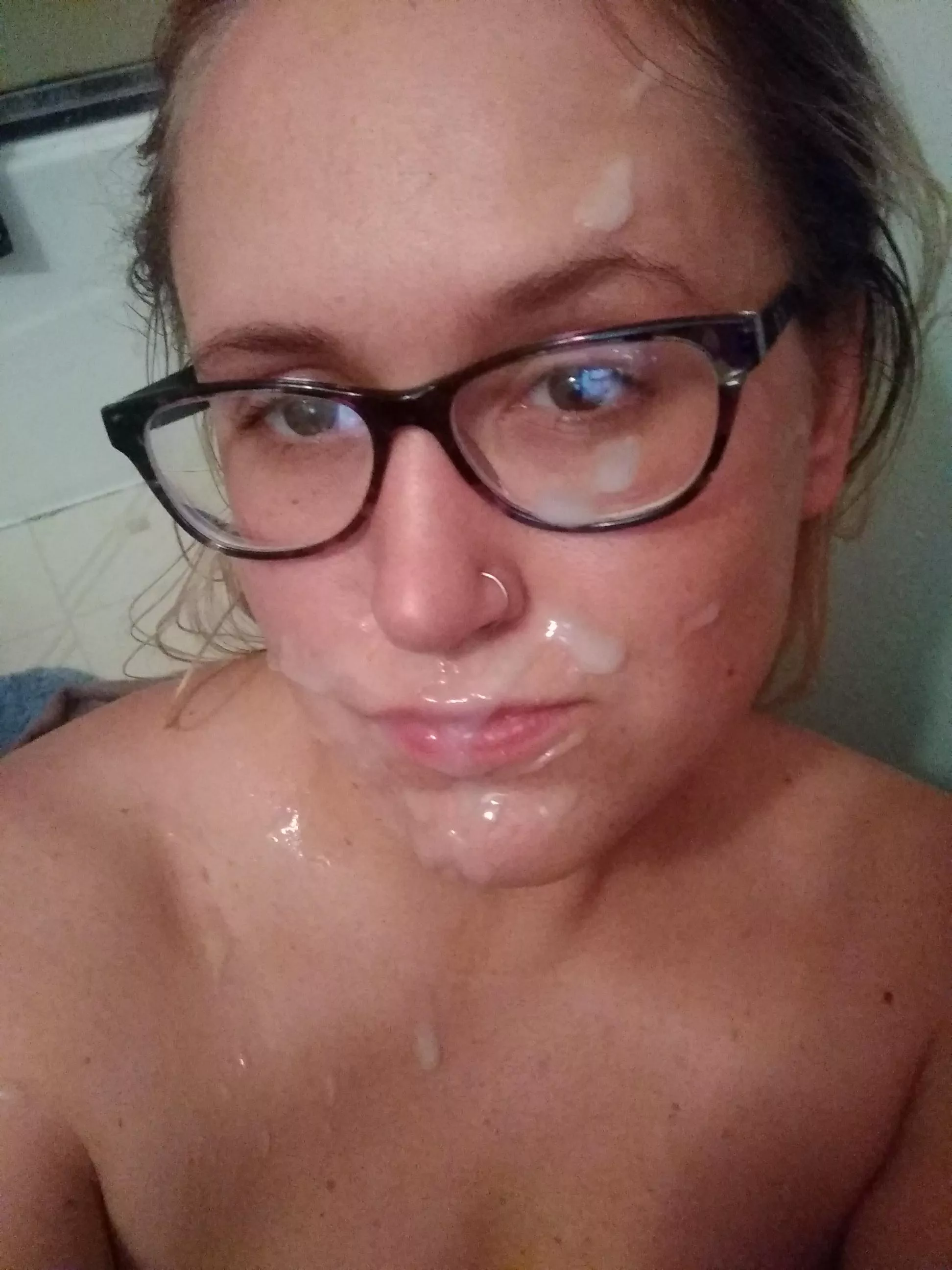 Amateur Blonde hotwife Cum selfie!