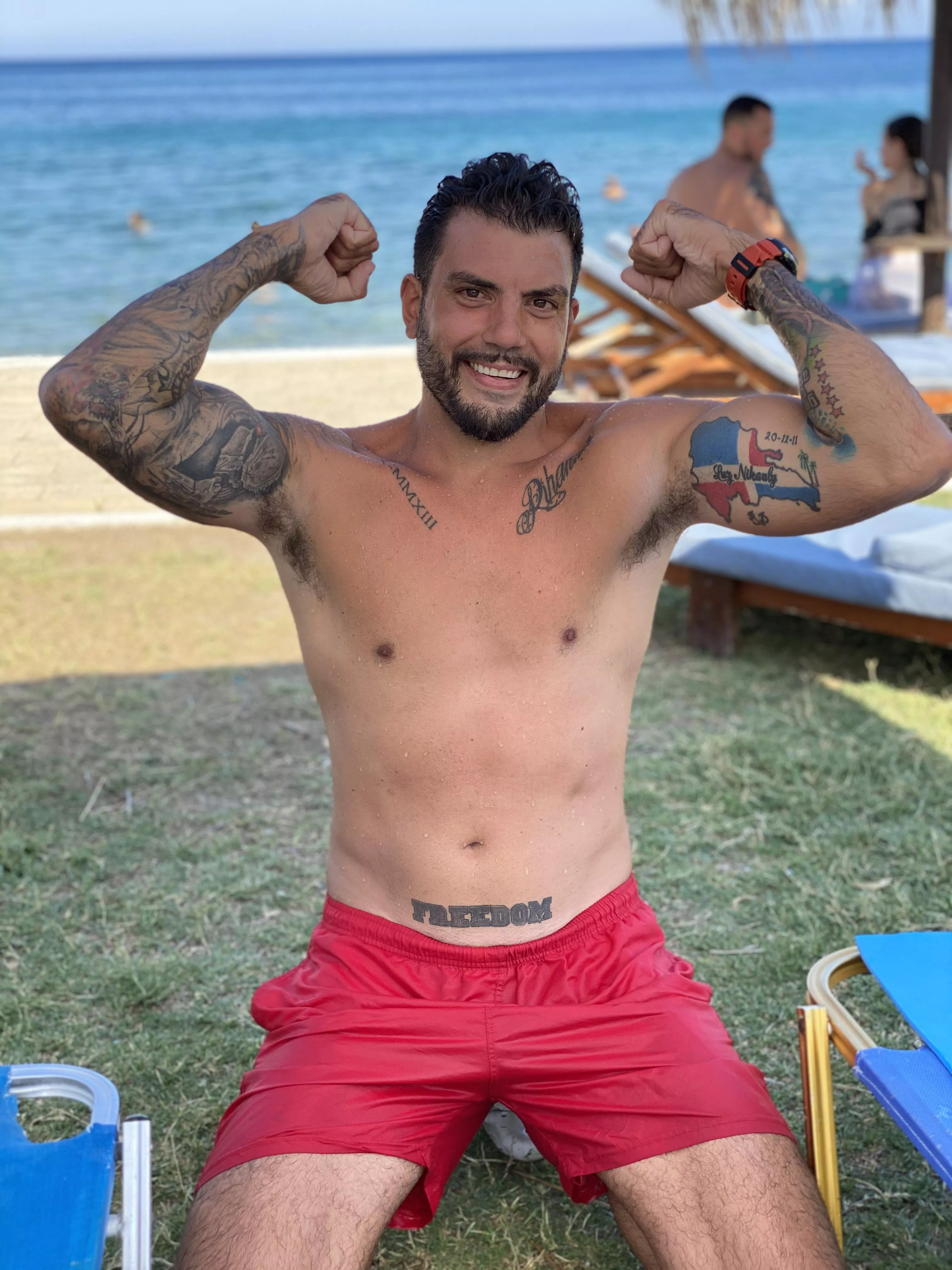 Beach day to get a good Mediterranean tan ☺️🔥