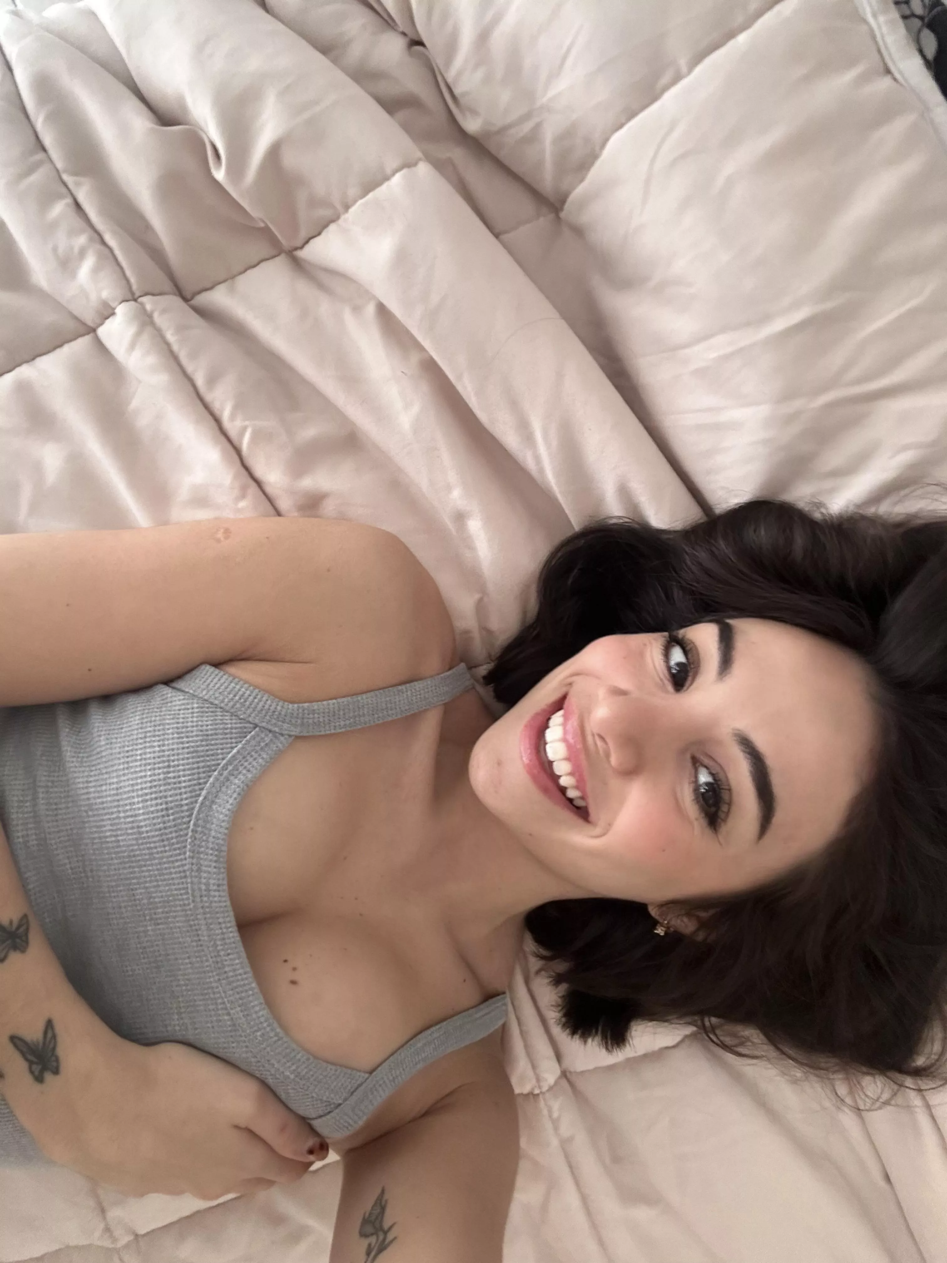 can i be ur new room mate...