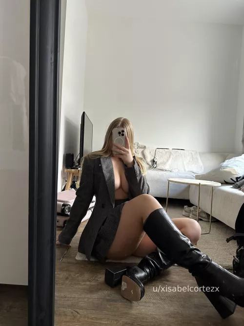 Do you like my high heels? [f]