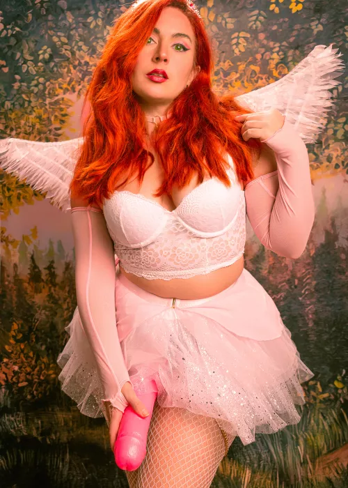 Don't cha wish your Mistress was hot like me?