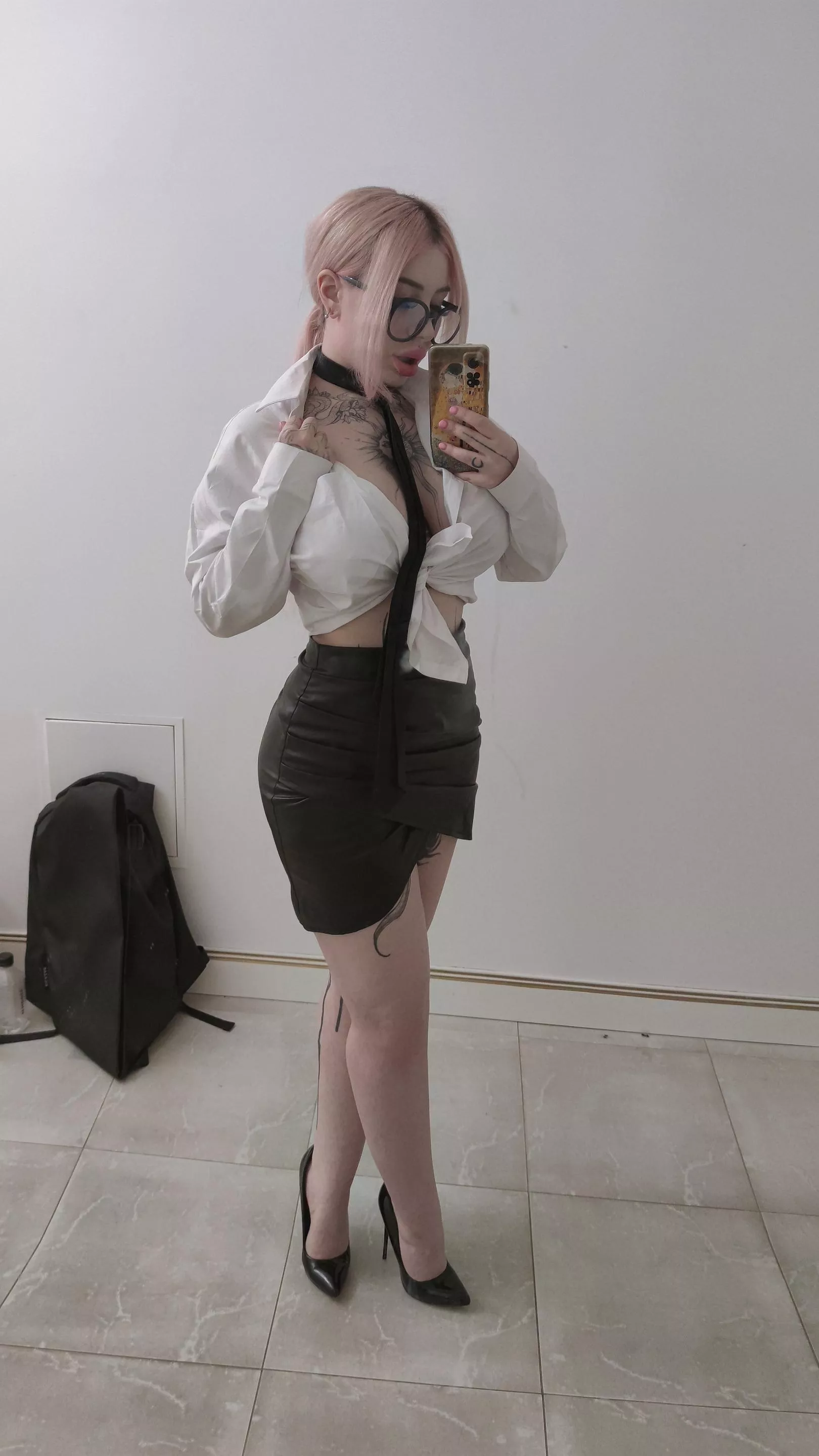 [f] PAWG + high heels = erection in your pants