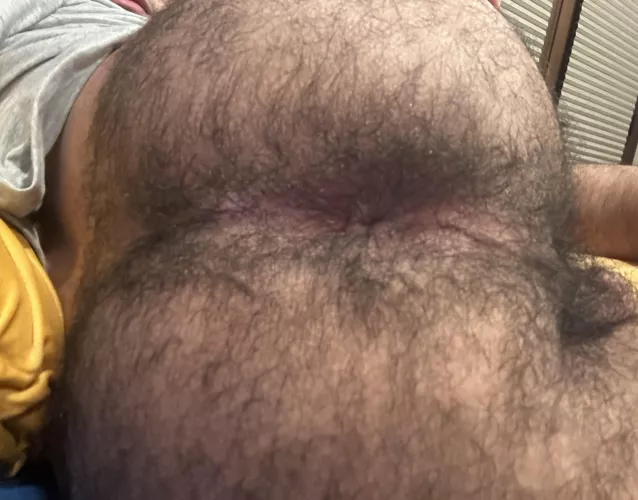 hairy ass but smooth back? do i groom so it blends better?