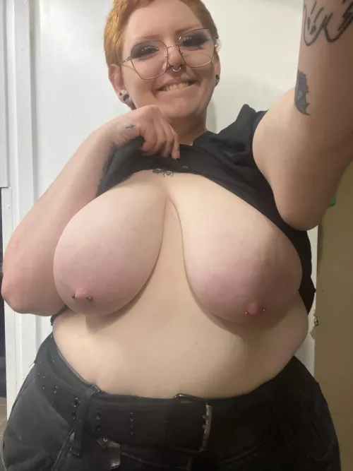 if your wife didn’t send you titty pics today, here’s one! 