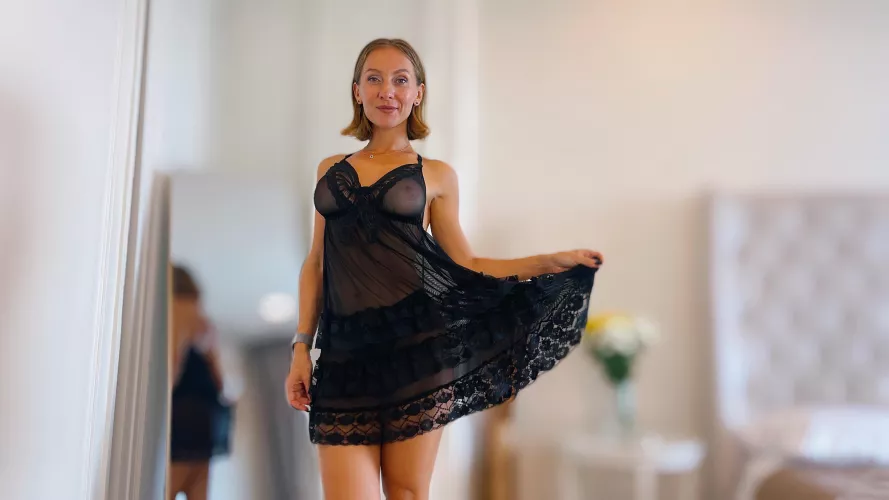 Im Kriss, do you like my dress? 