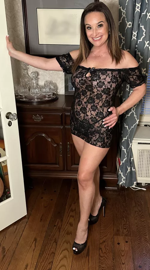 Sexy Hump Day Mature Milf 45F.