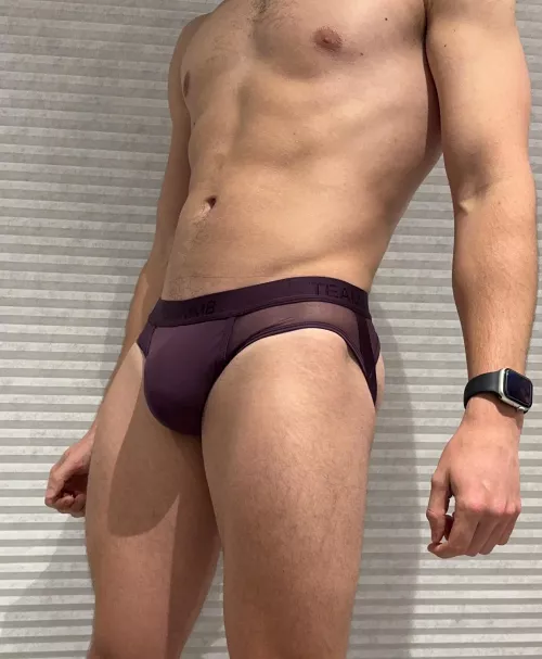 This pouch is certainly keeping things locked in tight