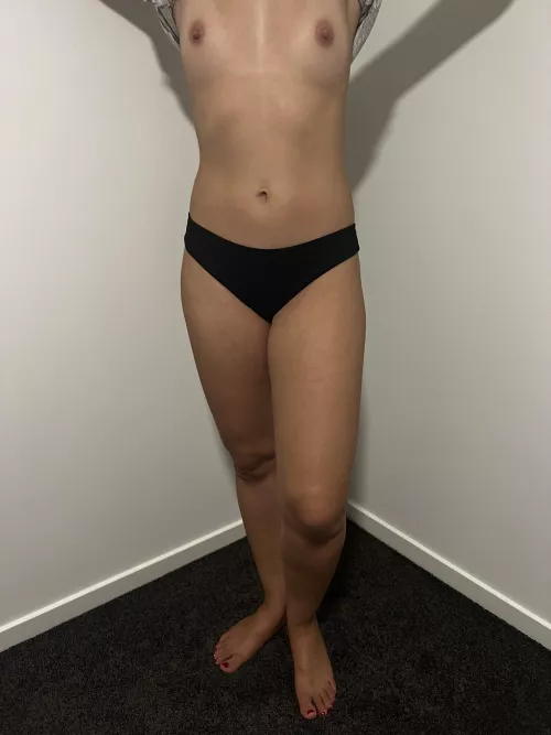 Your fav Australian girl haven’t been here in a while so there you go my tanned boobies